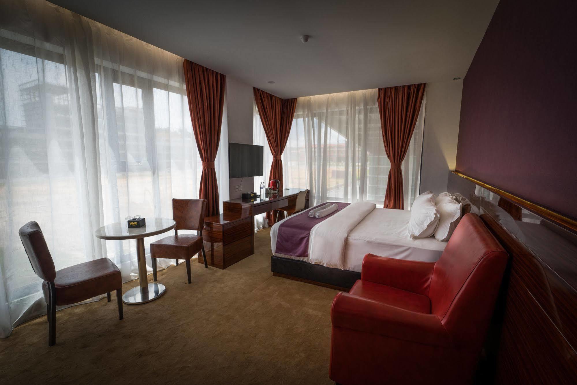 Wiwo Hotel Bintulu Extérieur photo